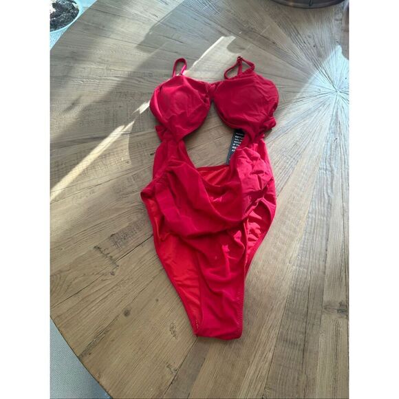 Blooming jelly red piece swimsuit size medium - Picture 2 of 4